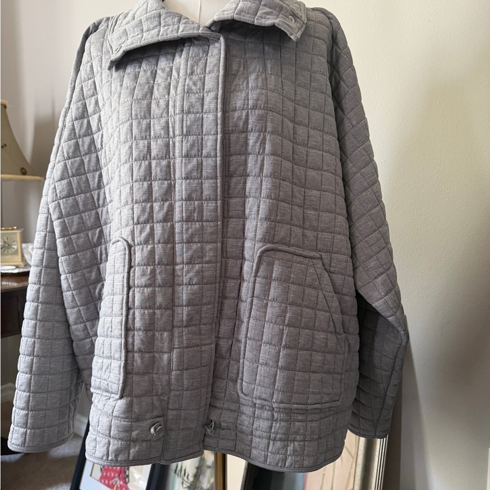Weekends by Chico’s Gray Quilted Jacket Size 4